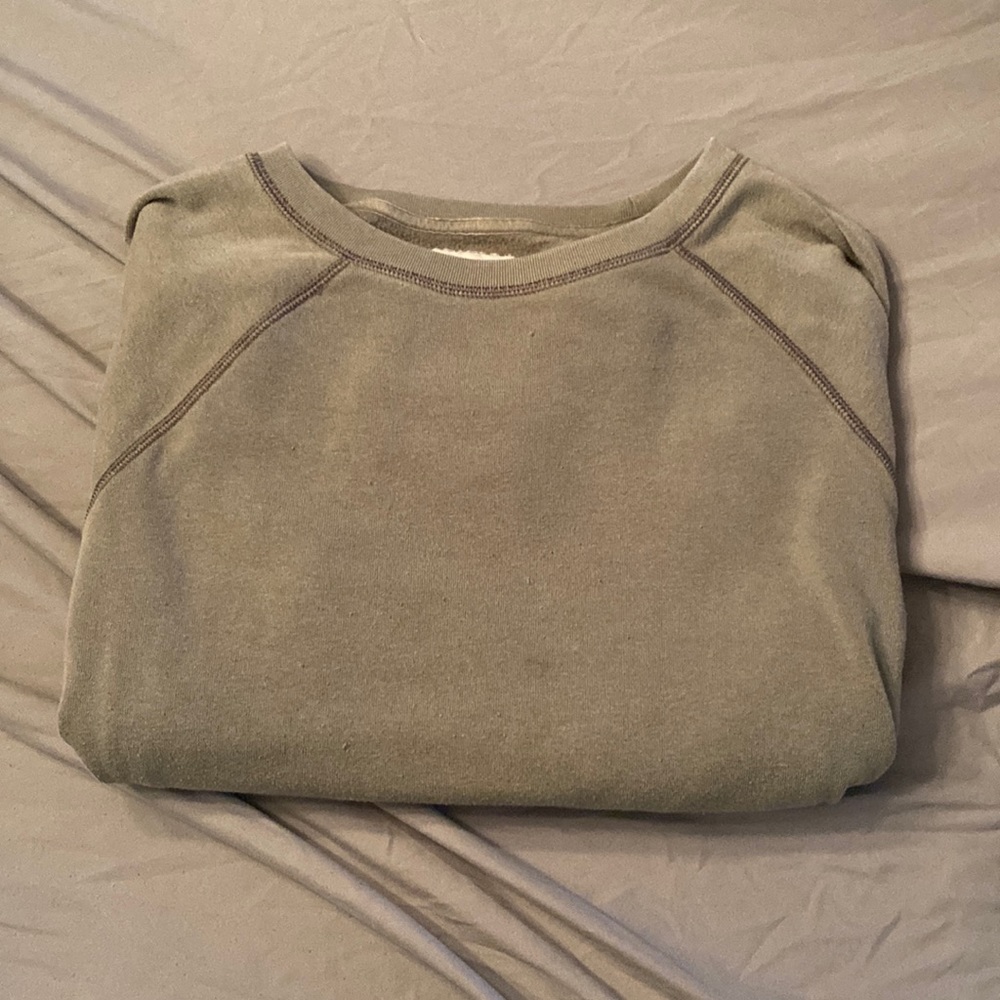 American eagle crew neck